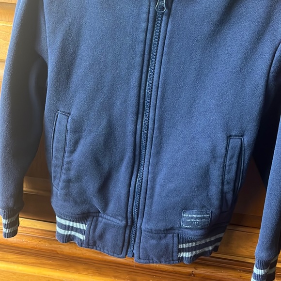 Gap - Picture 8 of 13